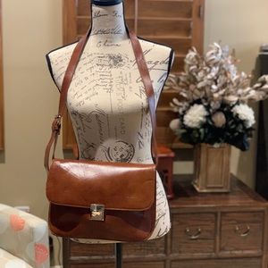 Crossbody leather brown bag